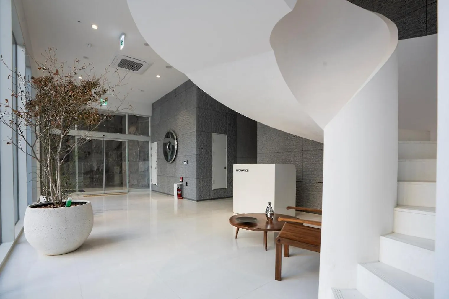 Blueground Id12 Nonhyeon City View Ac Sel-12 Сеул